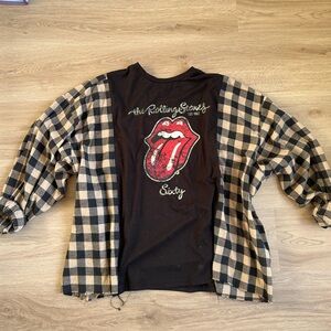 🪡UPCYCLED flannel tee by @somethingmadecustom